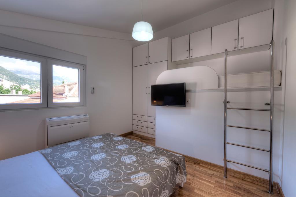 Apartments Delfin Tivat Luaran gambar