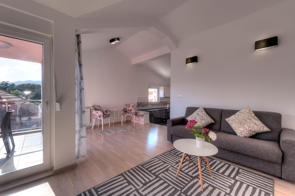 Apartments Delfin Tivat Luaran gambar