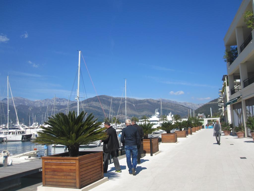 Apartments Delfin Tivat Luaran gambar